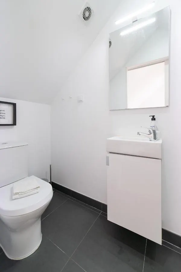 Lisbon Hill House - No. 589B Apartamento
