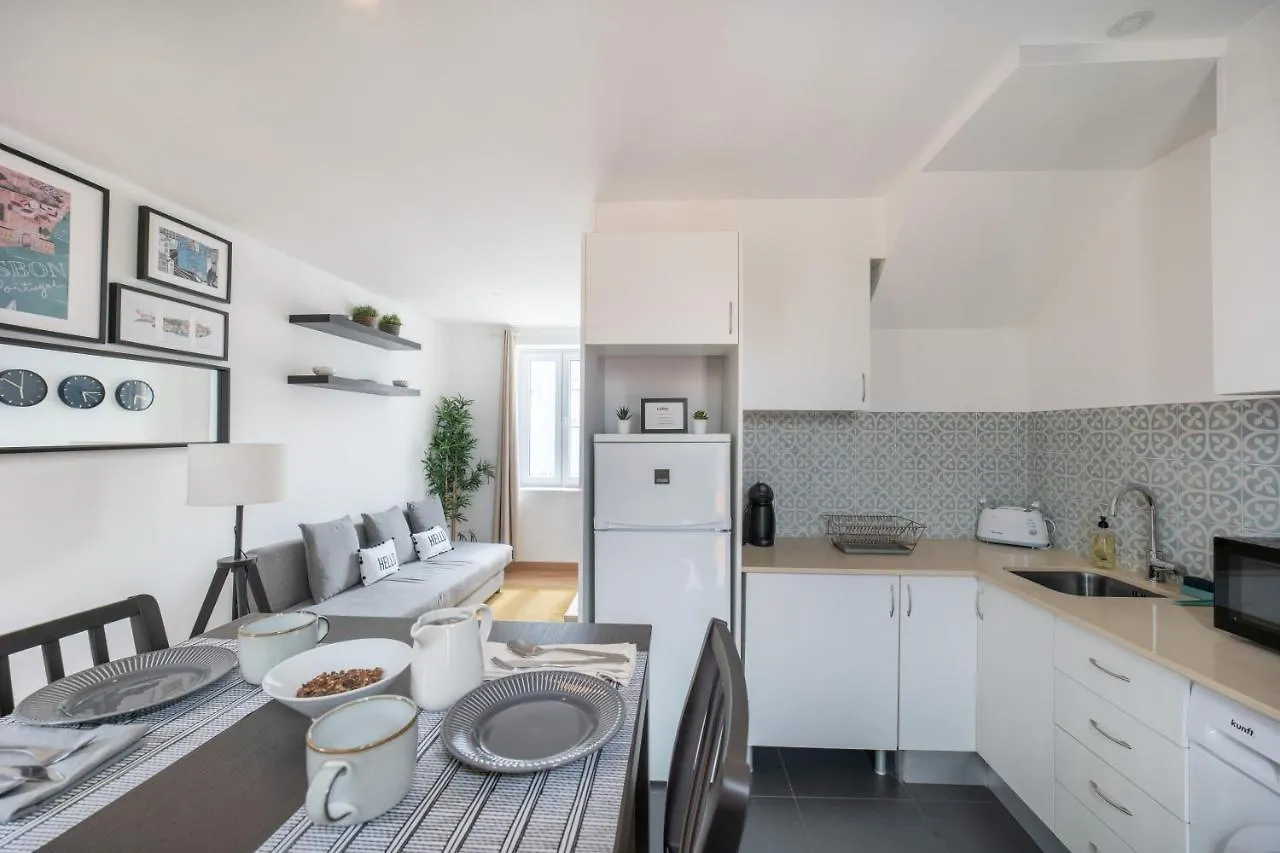 Lisbon Hill House - No. 589B Apartment